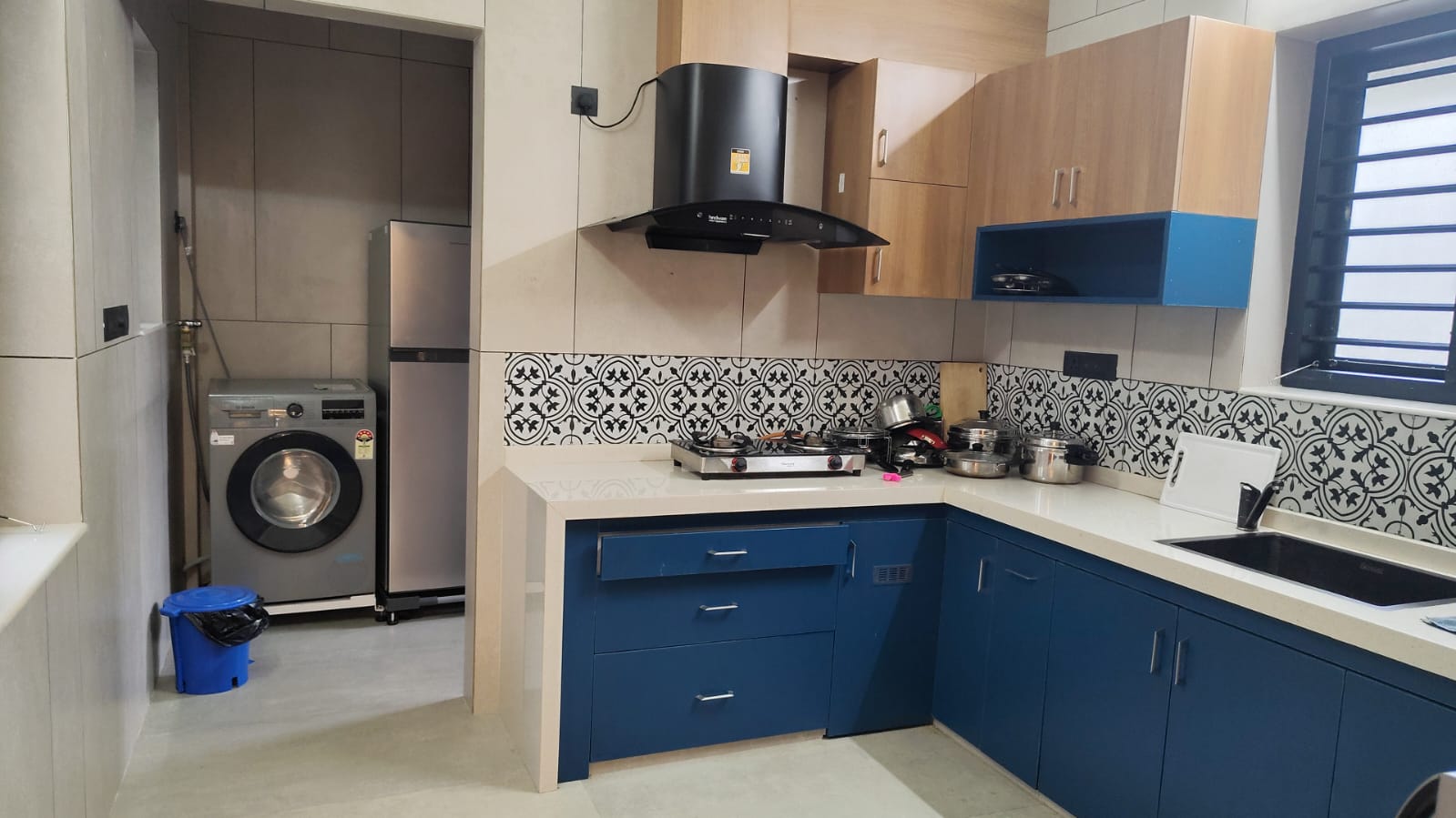 2 BHK — photo 2
