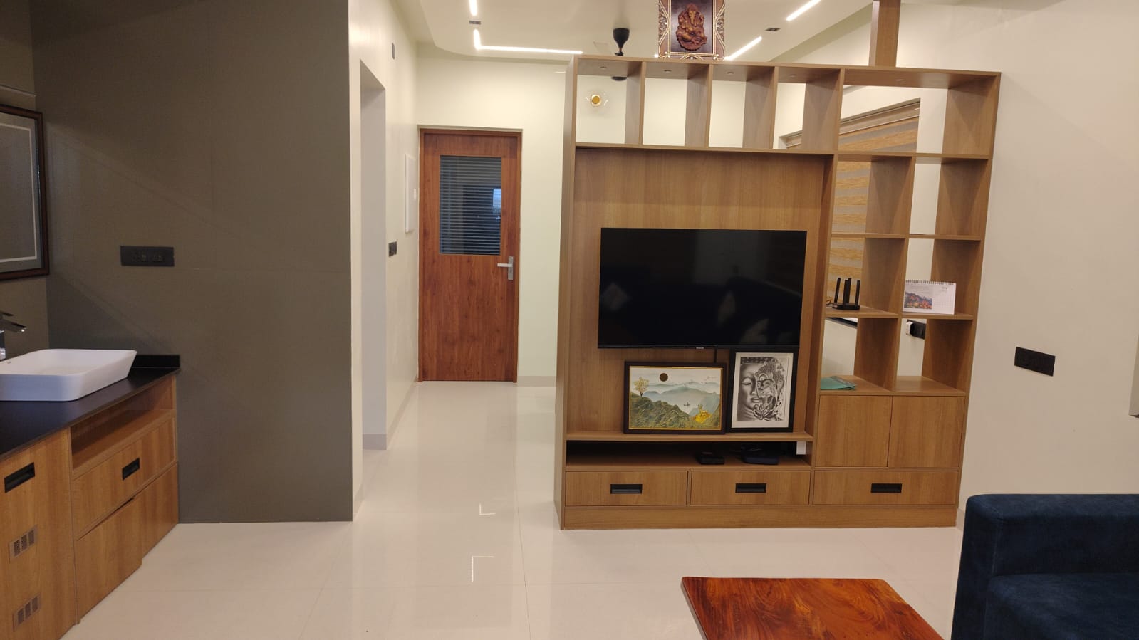 2 BHK — photo 18