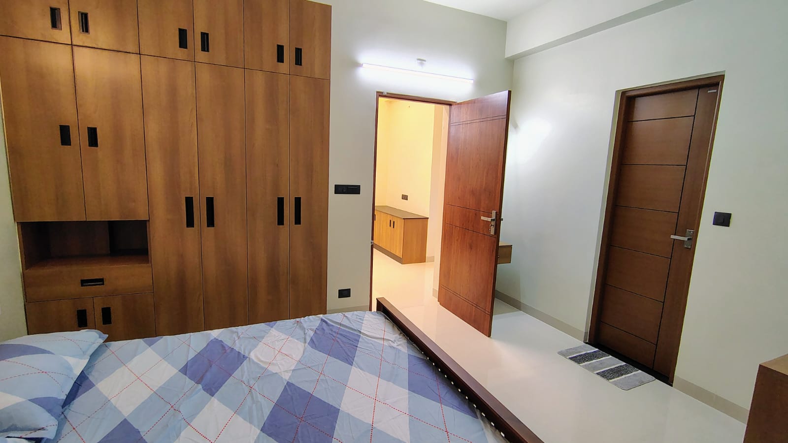 3 BHK — photo 10