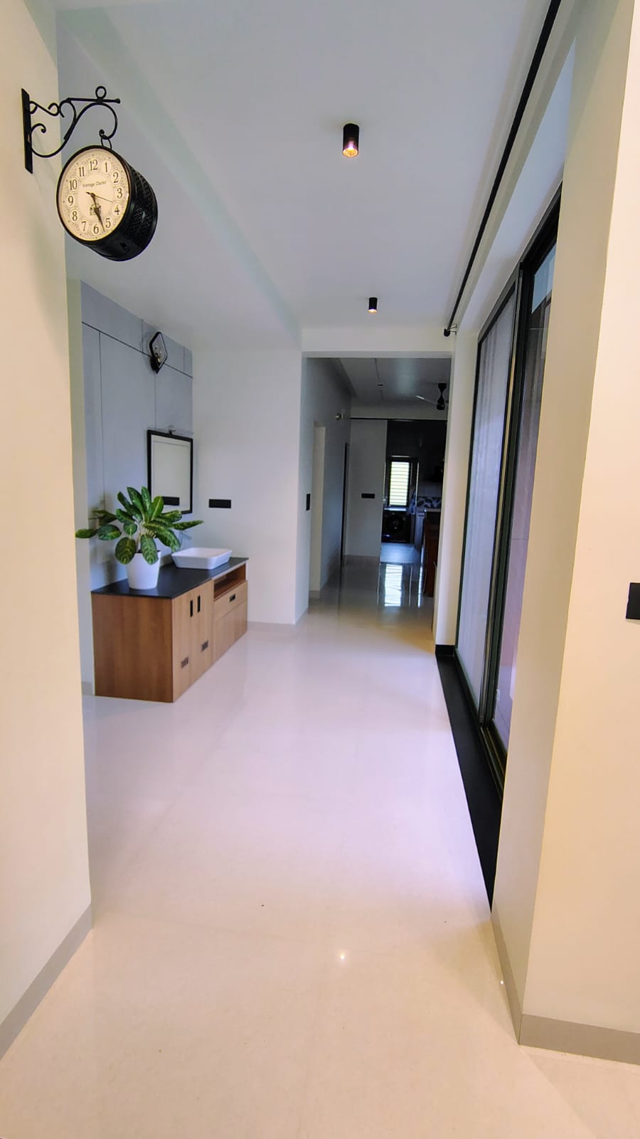 3 BHK — photo 12