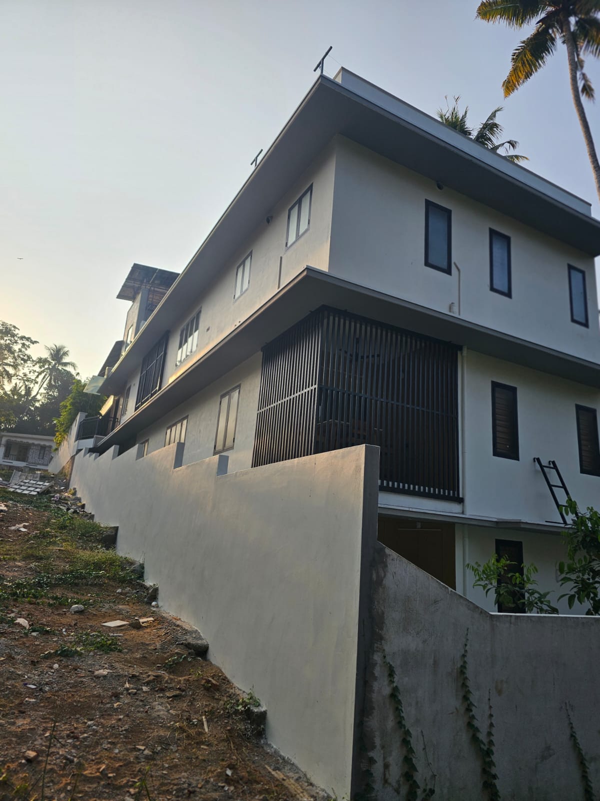 Outside View — photo 9